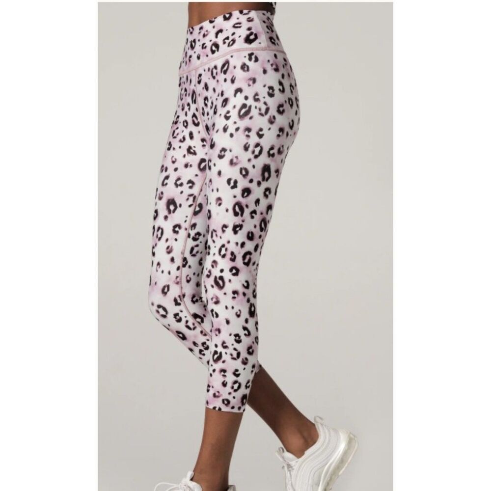 Weat it to Heart Camila Cropped Front Pocket Legging Cheetah Glow Size: XS